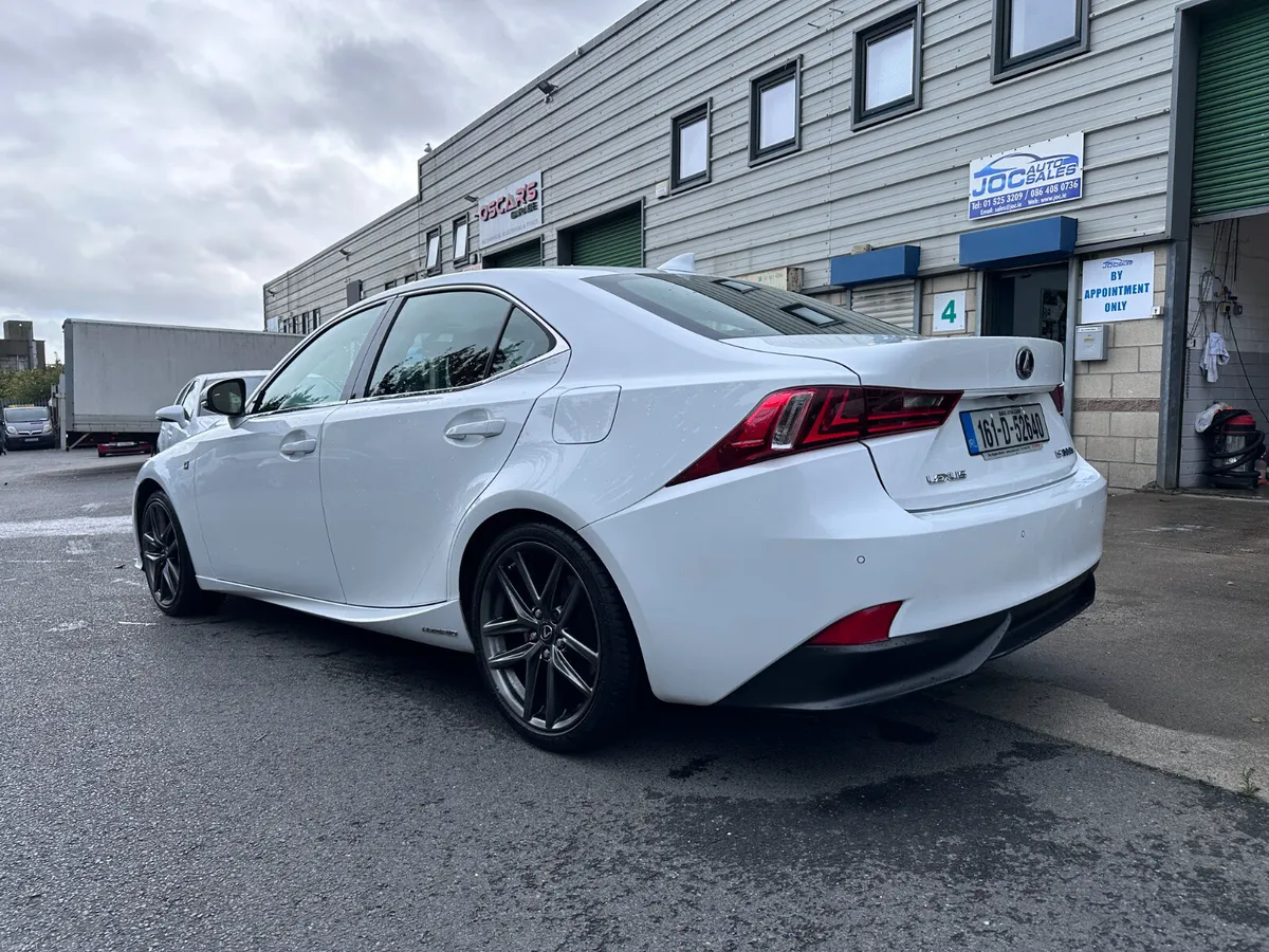 Lexus IS300H F Sport 2.5 Hybrid, 2016 - Image 6