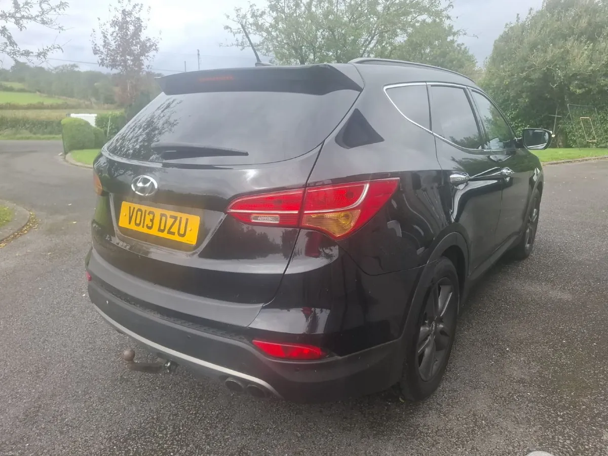 Hyundai Santa Fe 2013 - Image 2