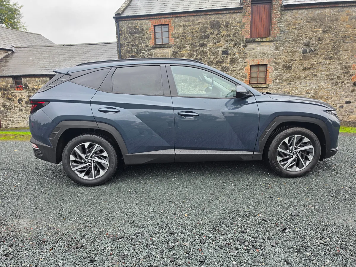 Hyundai Tucson executive ( NCT and TAX ) - Image 4