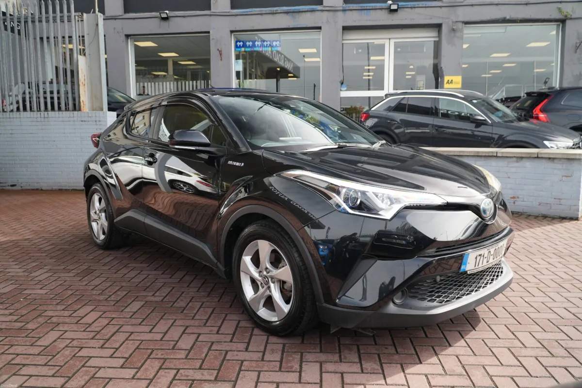 2017 TOYOTA C-HR PETROL HYBRID SYNERGY DRIVE - Image 1