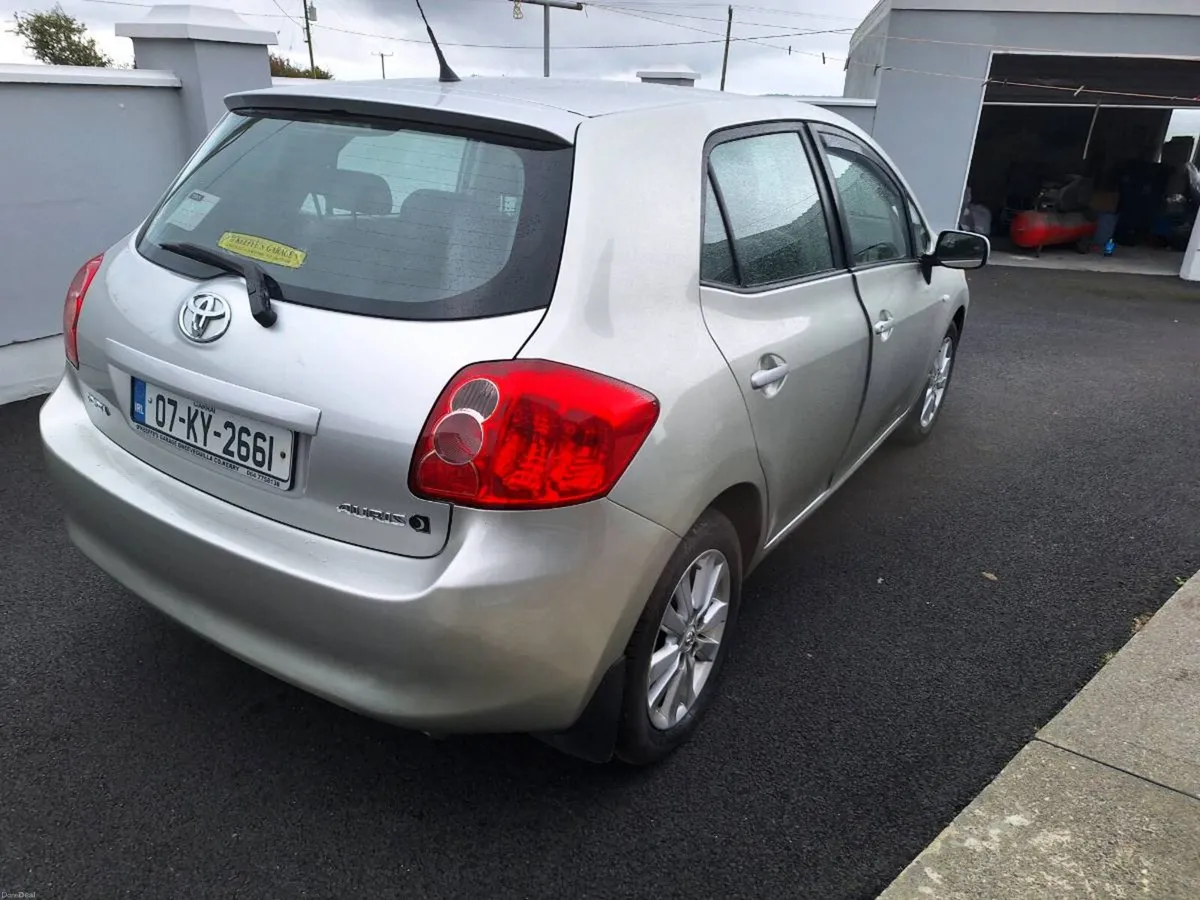 Car - Image 6