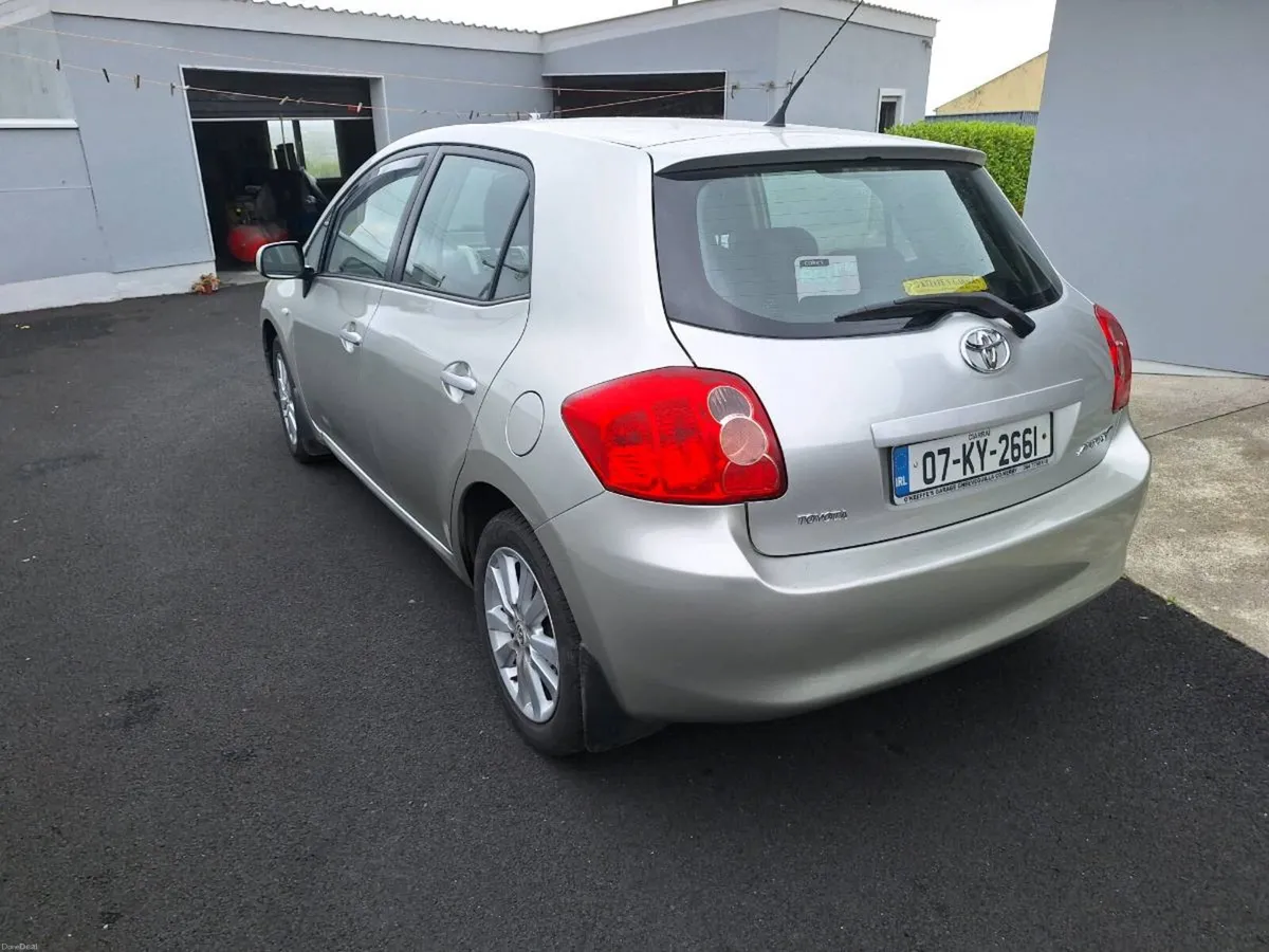Car - Image 4