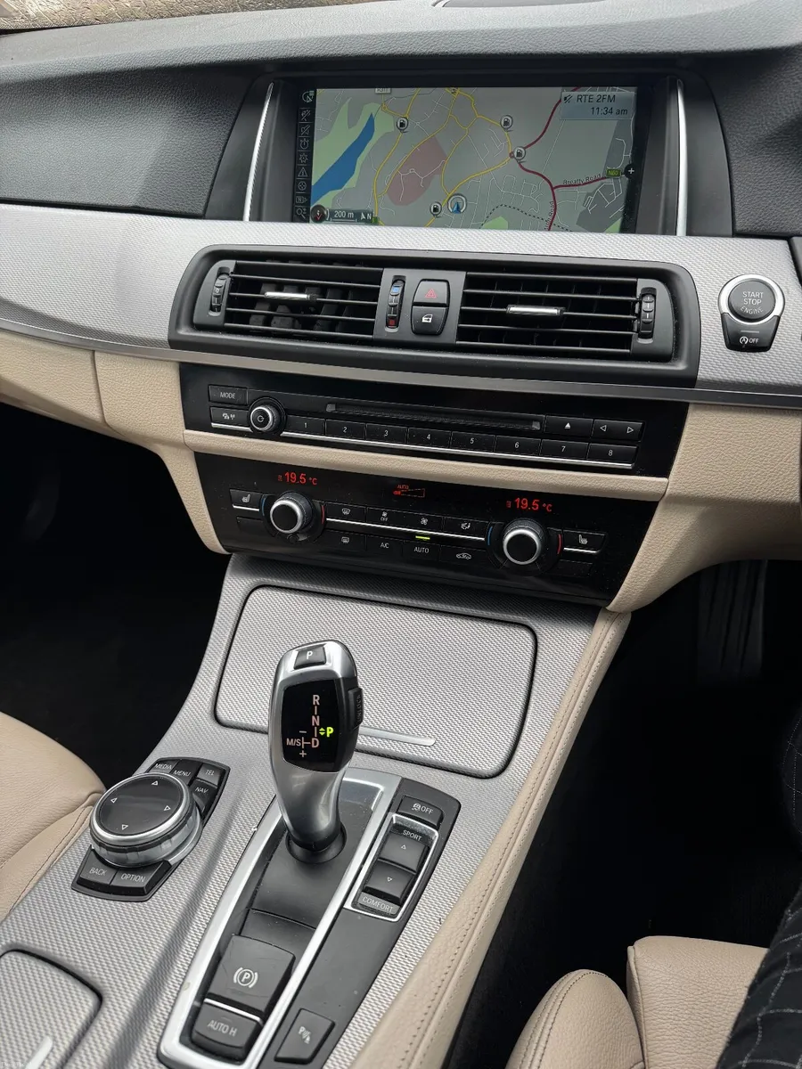 BMW 5-Series 2013 - Image 2