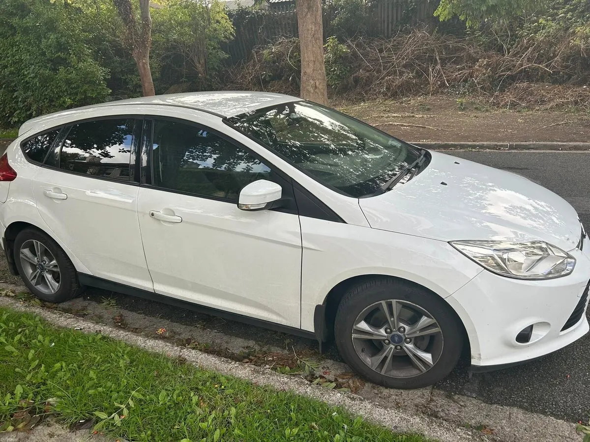 White Ford Focus *PARTS ONLY SOLD AS ONE* - Image 3