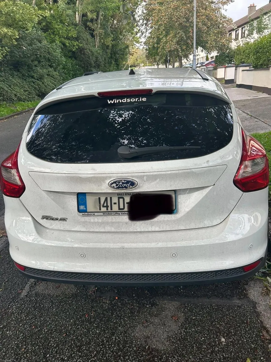 White Ford Focus *PARTS ONLY SOLD AS ONE* - Image 1