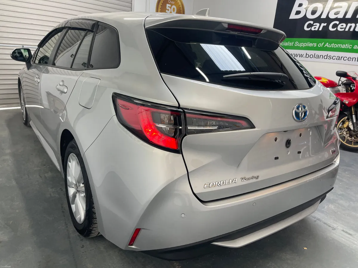 2022 Toyota Corolla Touring Hybrid 1.8 Automatic - Image 5