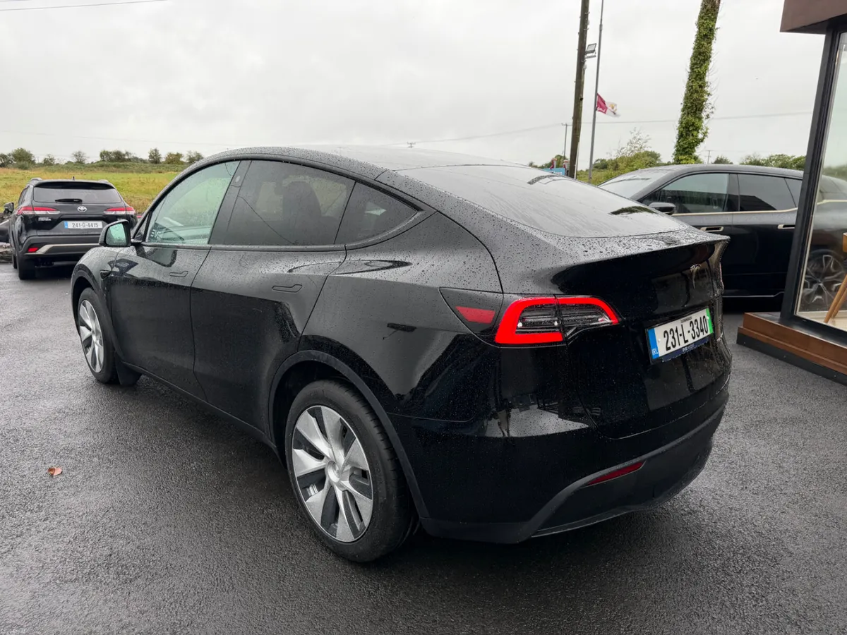 Model Y - Long Range - AWD - Image 3