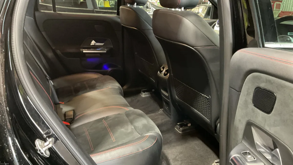 MERCEDES BENZ EQA 250 AMG LINE  PREMIUM / HIGH SPE - Image 4