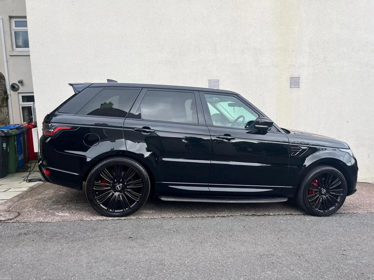 Range Rover Sport - hybrid - Image 1
