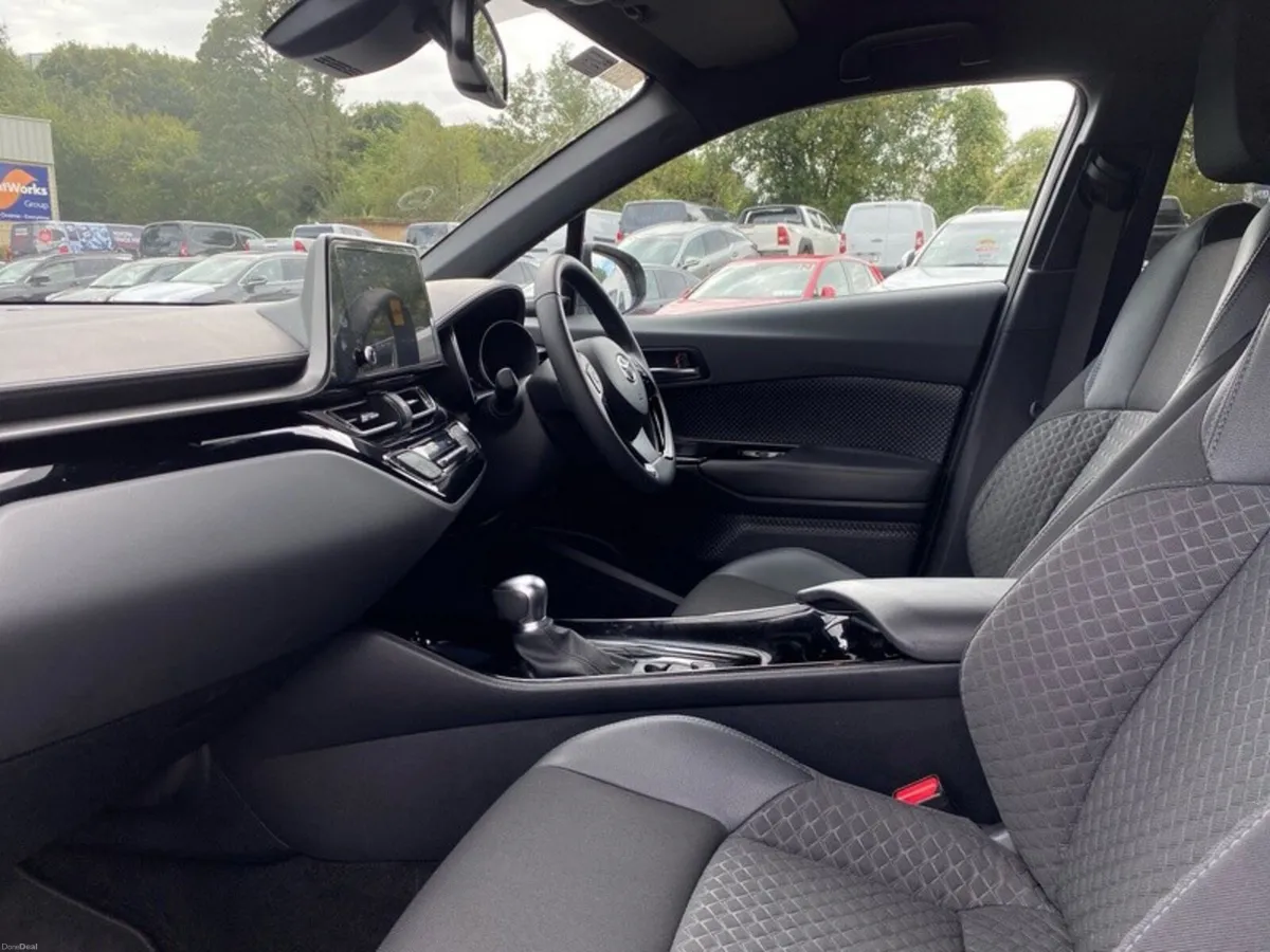 Toyota C-HR HYBRID SPORT 4DR AUTO - Image 6