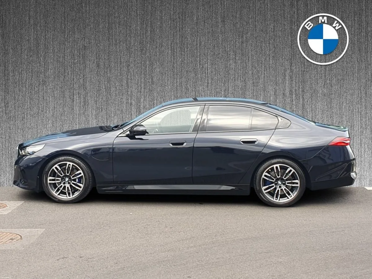 BMW 5-Series 530e M Sport Saloon - Image 3