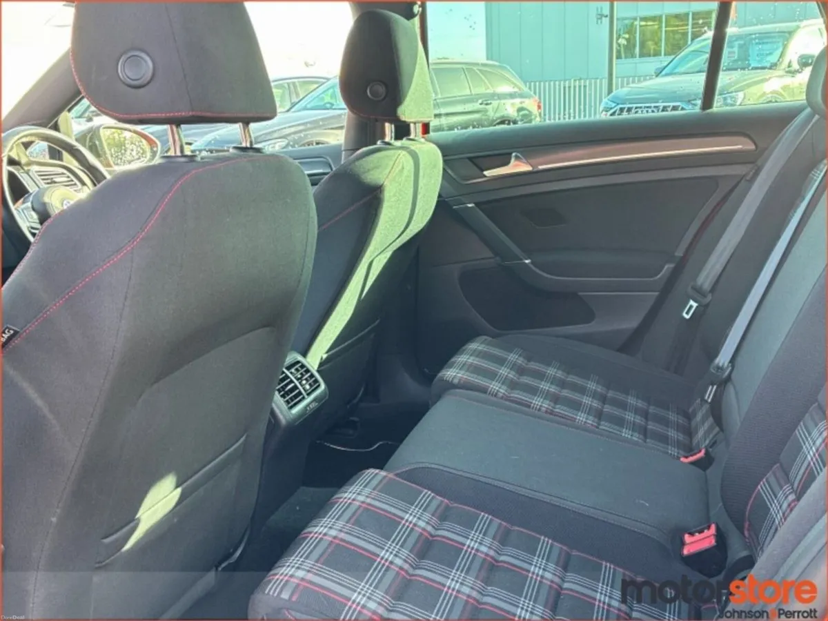 Volkswagen Golf 2.0 TSI GTi Performance DSG with M - Image 5
