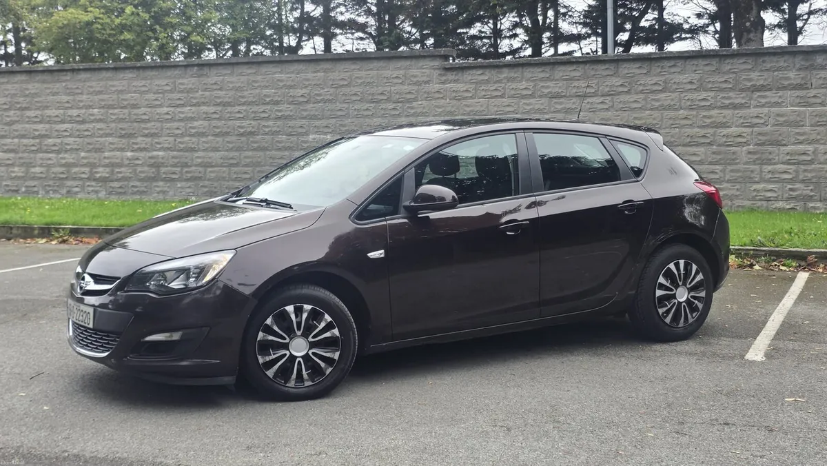 2015 Opel Astra - Image 2