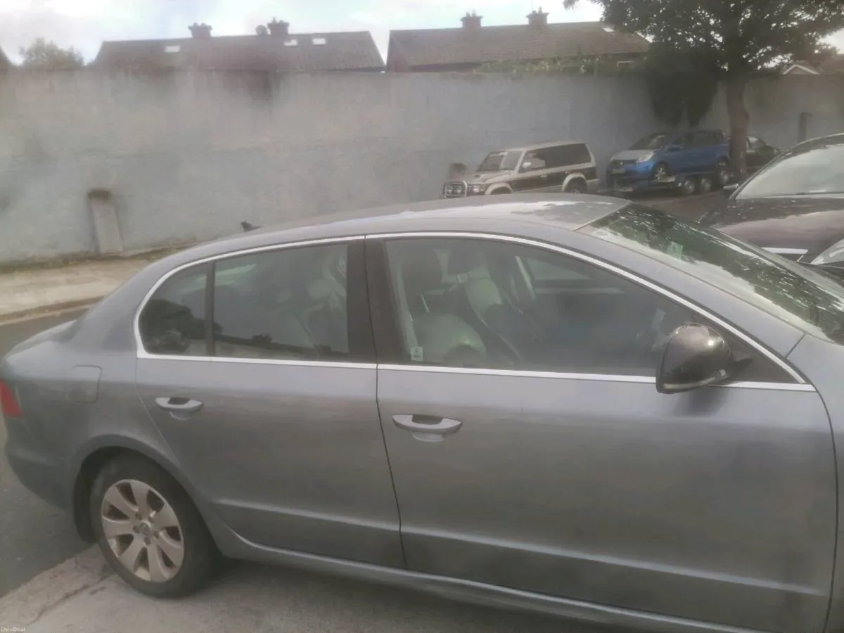 Car - Image 4