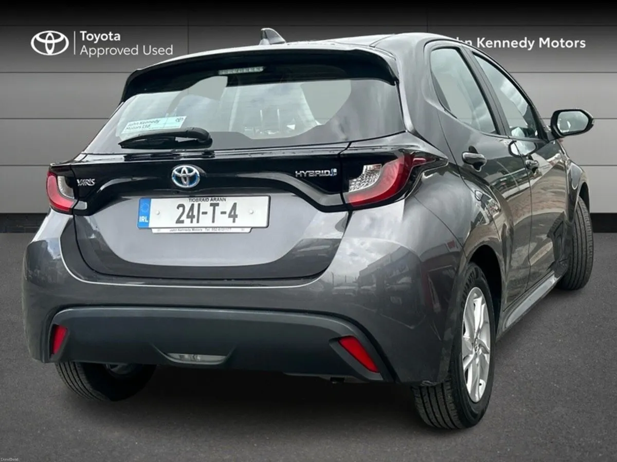 Toyota Yaris 1.5 HYBRID LUNA 4DR - Image 2