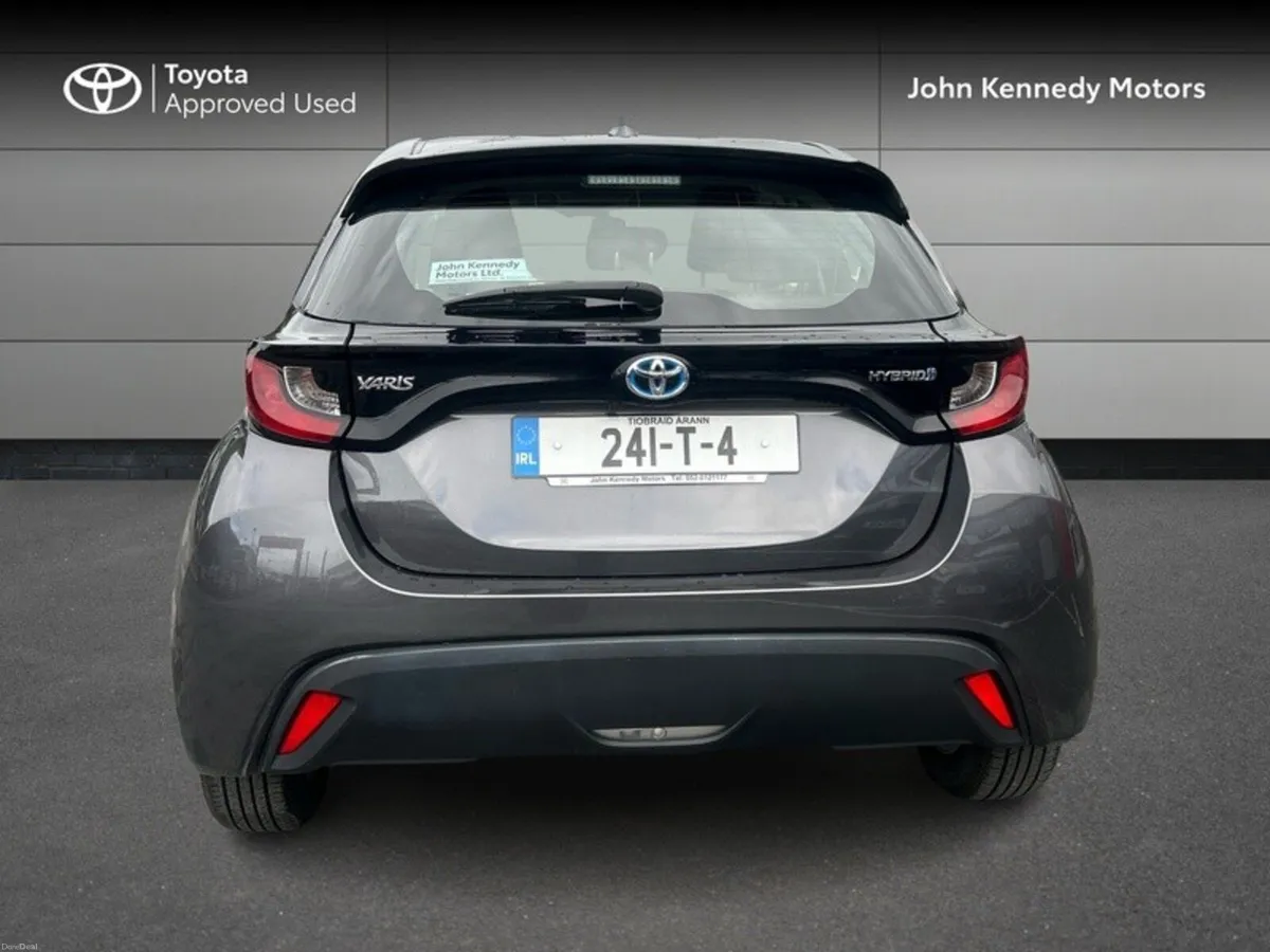 Toyota Yaris 1.5 HYBRID LUNA 4DR - Image 4