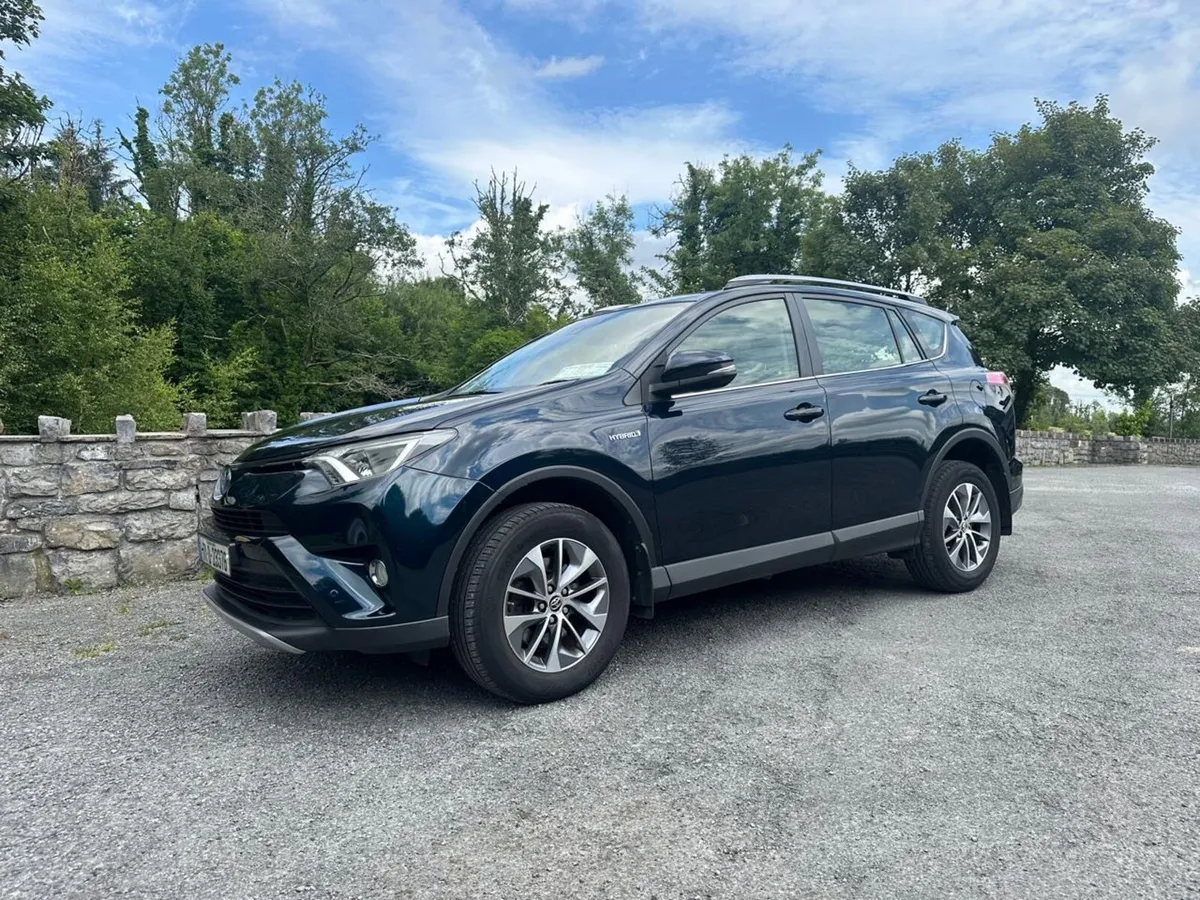 Toyota RAV4 Hybrid 2017 - Image 1