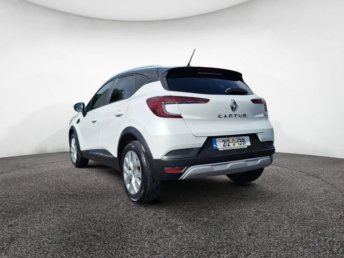 Renault Captur ICONIC TCE 90 6DFULL 5DR - Image 4