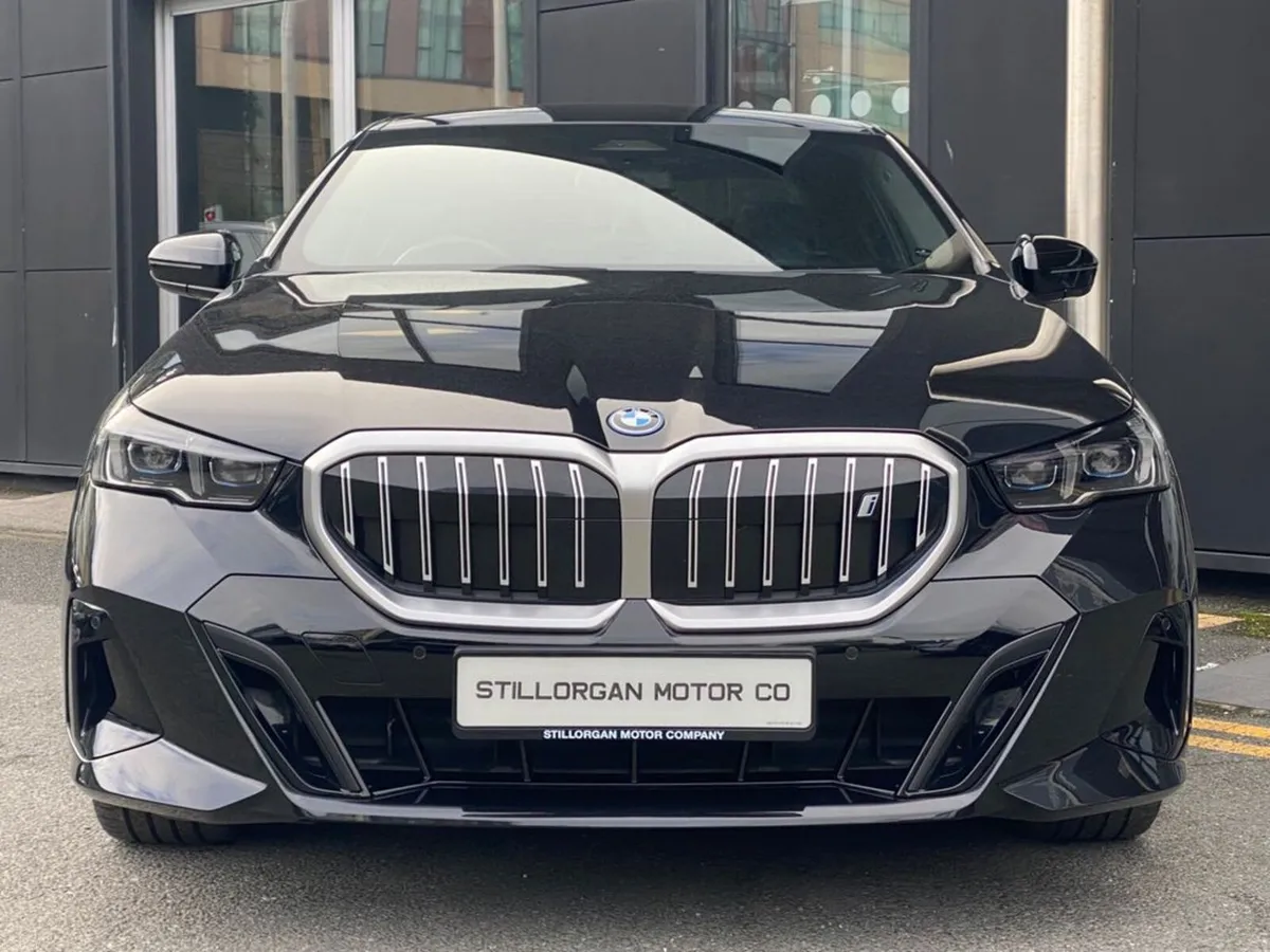 BMW i5 40e M-Sport Auto EV - Image 2