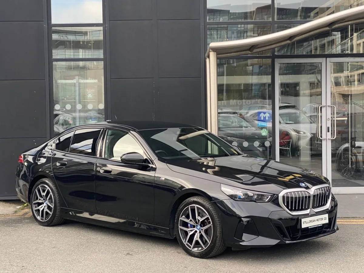 BMW i5 40e M-Sport Auto EV - Image 1