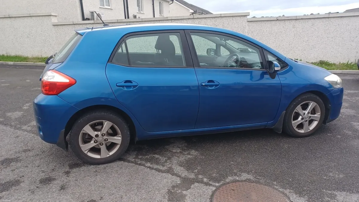 11 Toyota Auris 1.4 diesel NCT 5/27 - Image 1