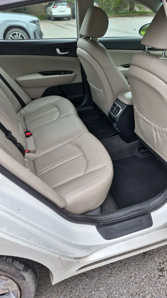 Kia Optima 2017.Very Good condition.Priced to sell - Image 6
