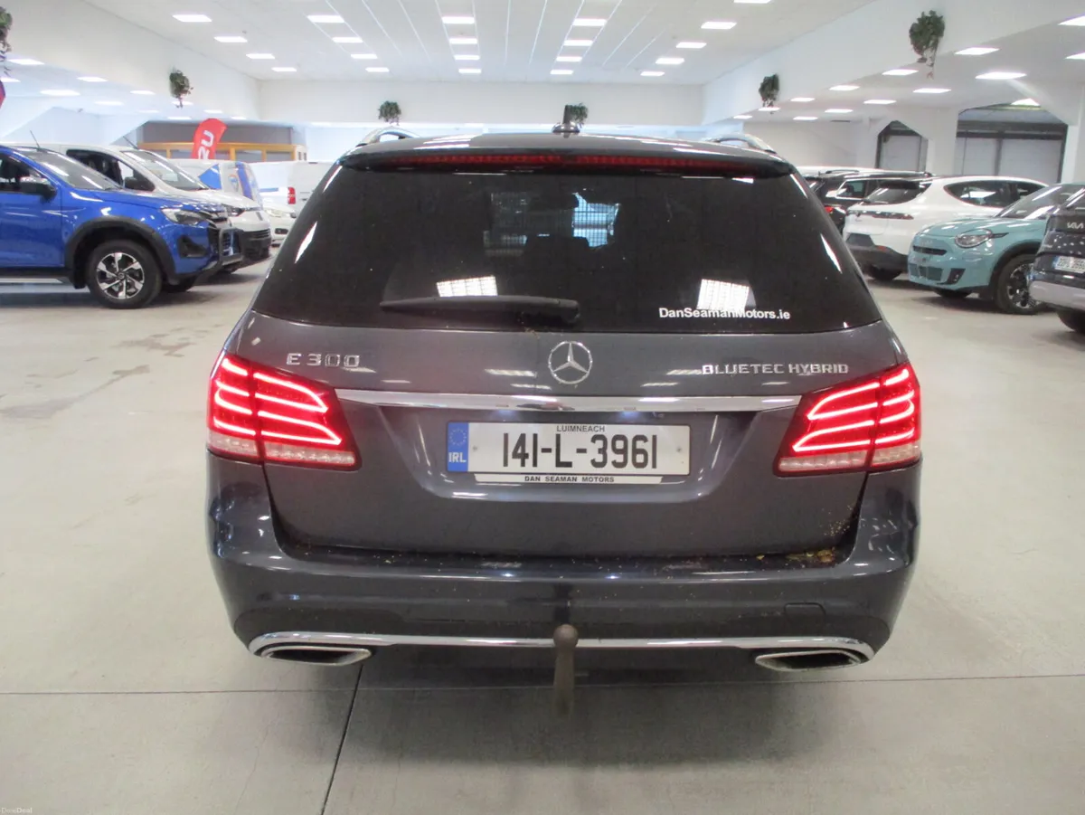 Mercedes-Benz E300 AMG  SPORT EST MHEV  2.2 DSL - Image 6