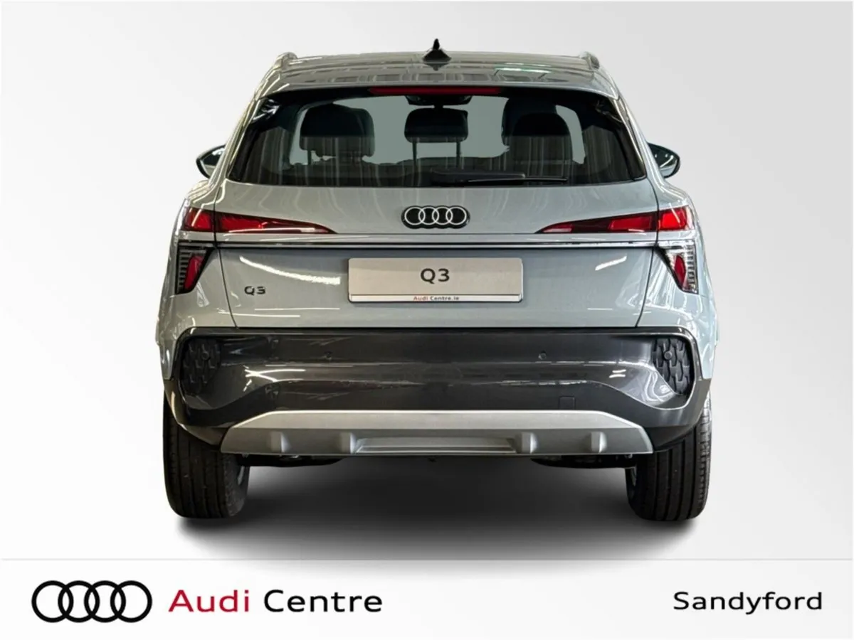 Audi Q3 E-HYBRID 270HP S-T SE - Image 4