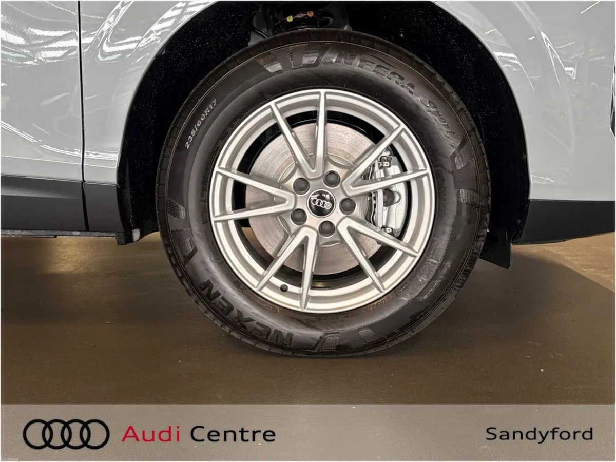 Audi Q3 E-HYBRID 270HP S-T SE - Image 6