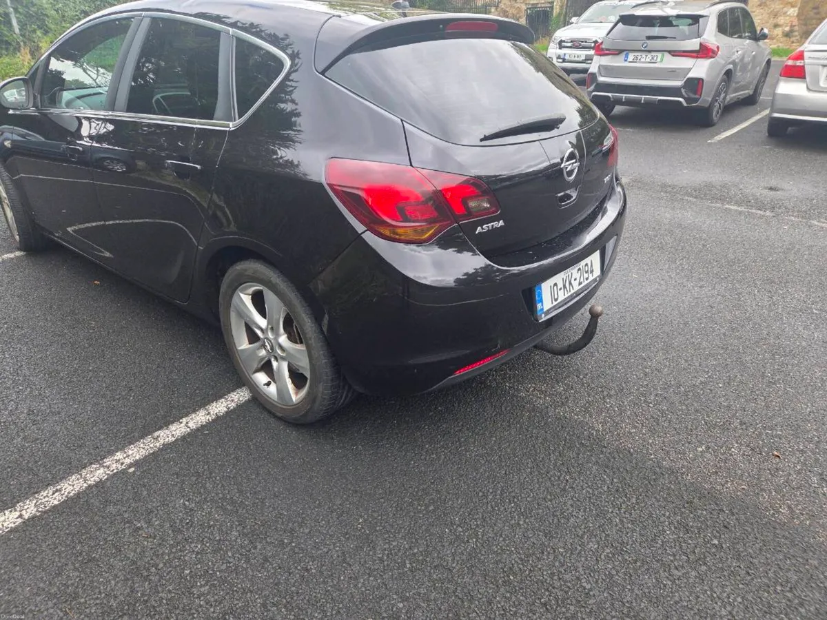 10 opel astra valid nct low miles - Image 3