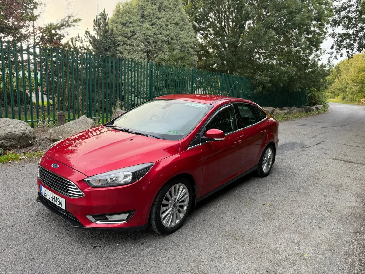 Ford Focus Automatic Low Km! Titanium - Image 3