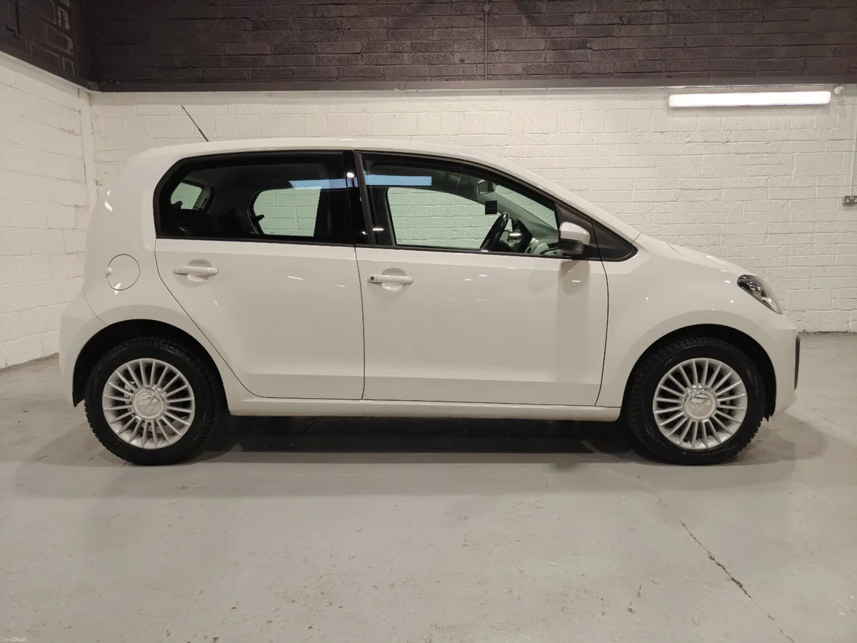 2017 VOLKSWAGEN UP! HIGH UP 1.0L AUTOMATIC - Image 5