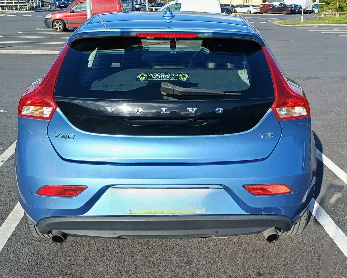 Volvo V40 - Image 4