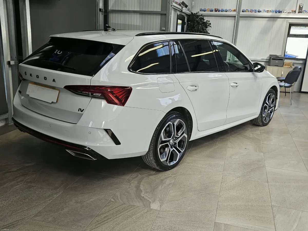 22 SKODA OCTAVIA VRS PLUG IN HYBRID 1.4 PETROL - Image 3