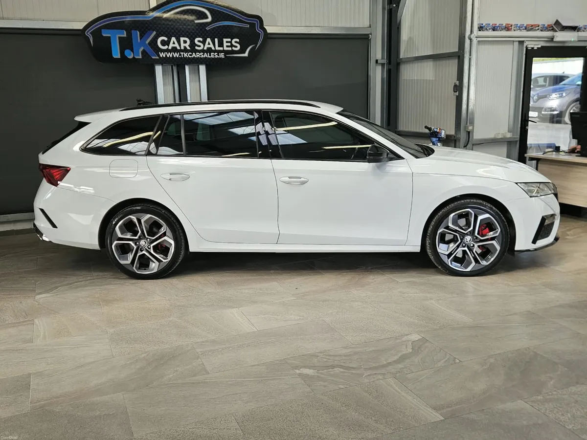 22 SKODA OCTAVIA VRS PLUG IN HYBRID 1.4 PETROL - Image 2