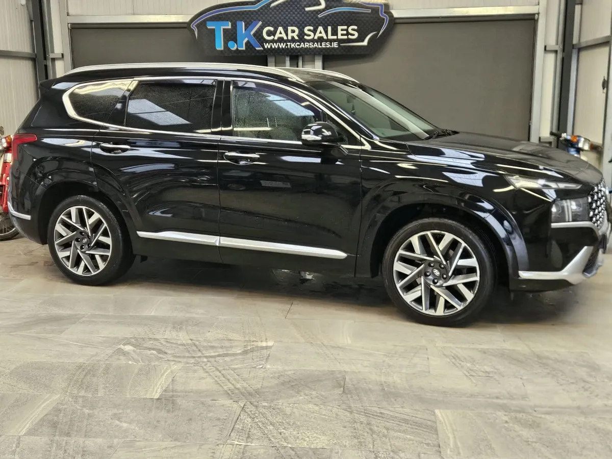 211 HYUNDAI SANTA FE 4wd EXECUTIVE 7 SEATER - Image 1