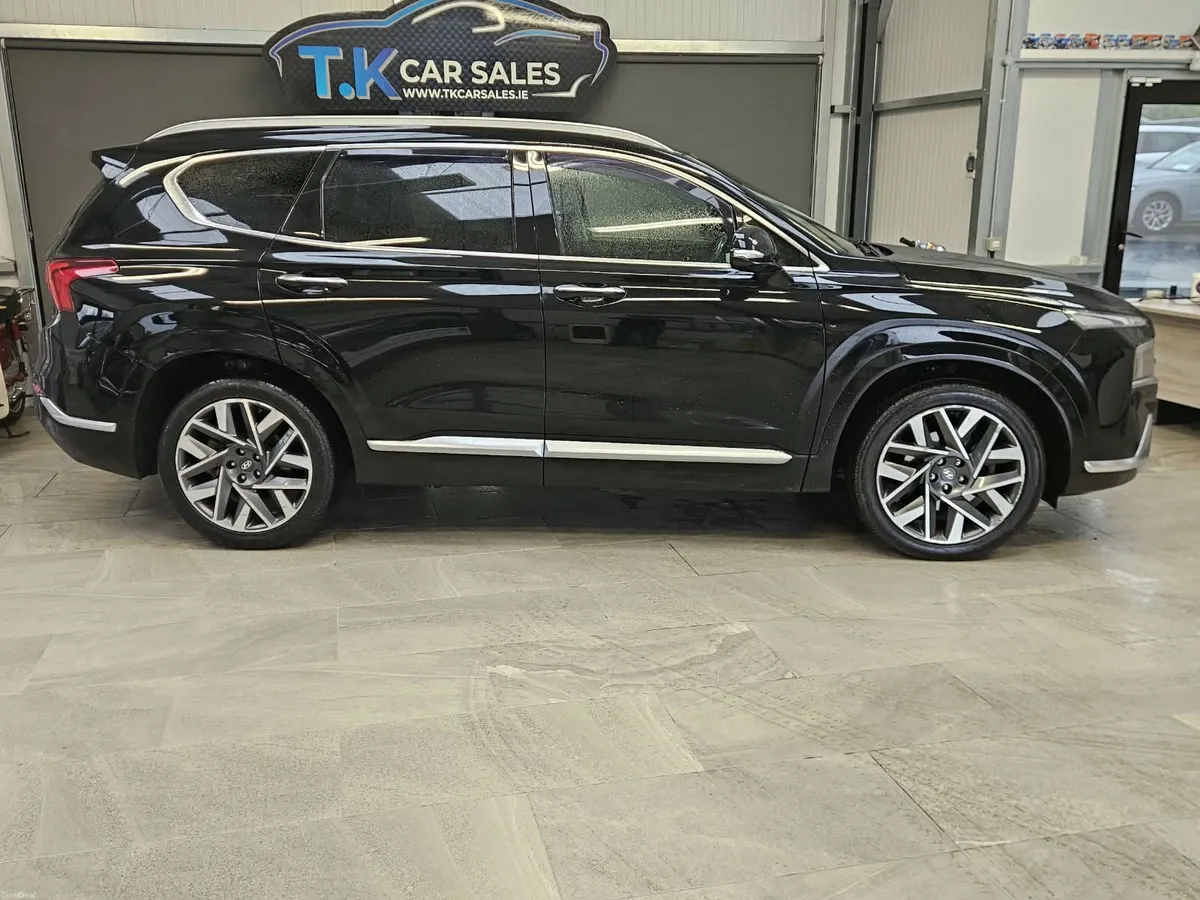 211 HYUNDAI SANTA FE 4wd EXECUTIVE 7 SEATER - Image 2