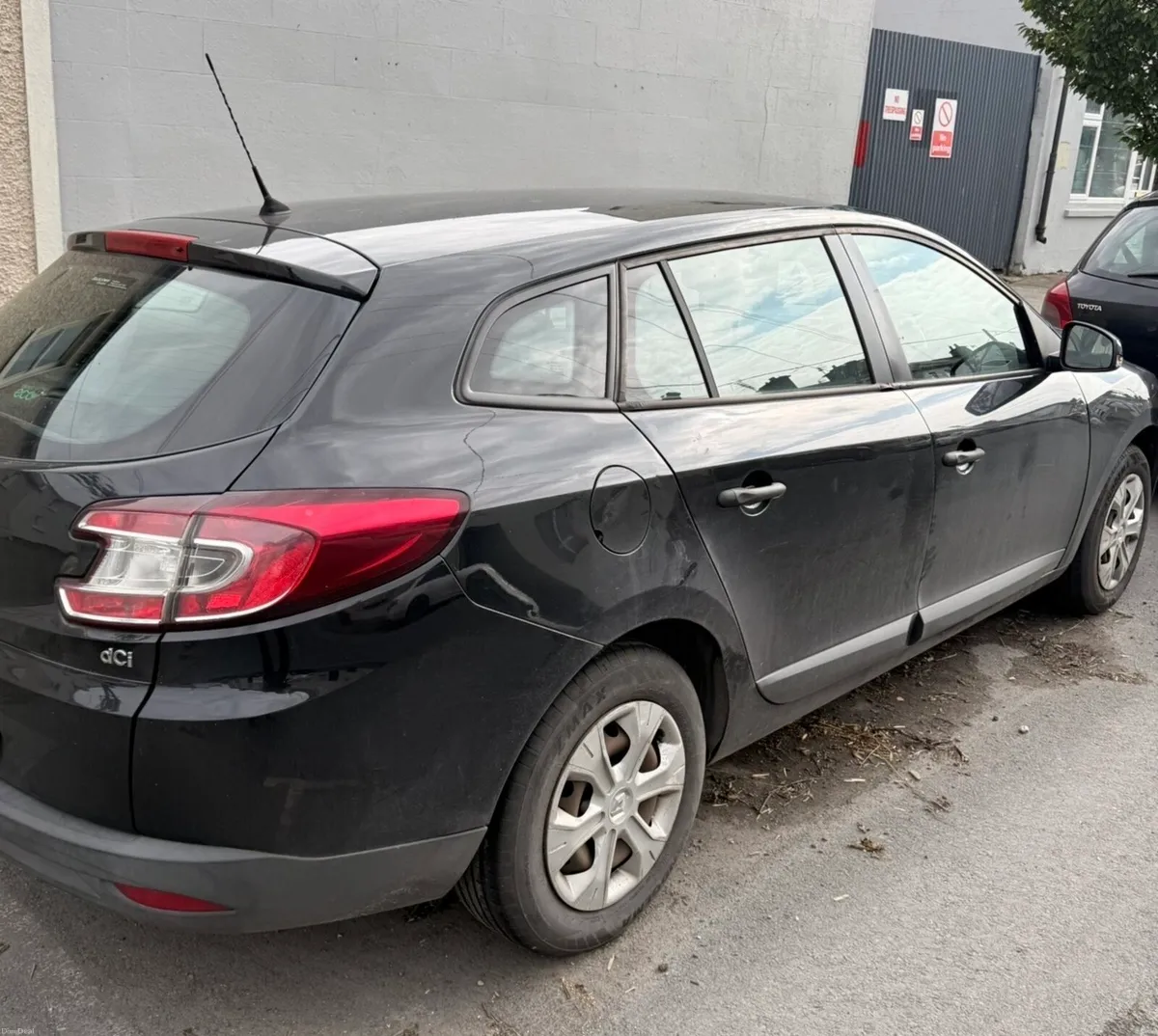 Car - Image 4