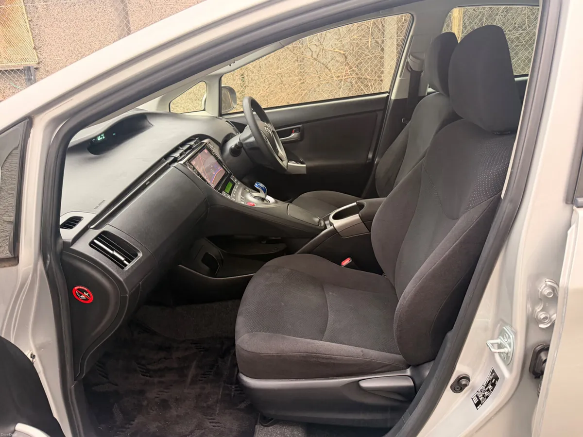 Toyota Prius 2015 self charging hybrid - Image 5