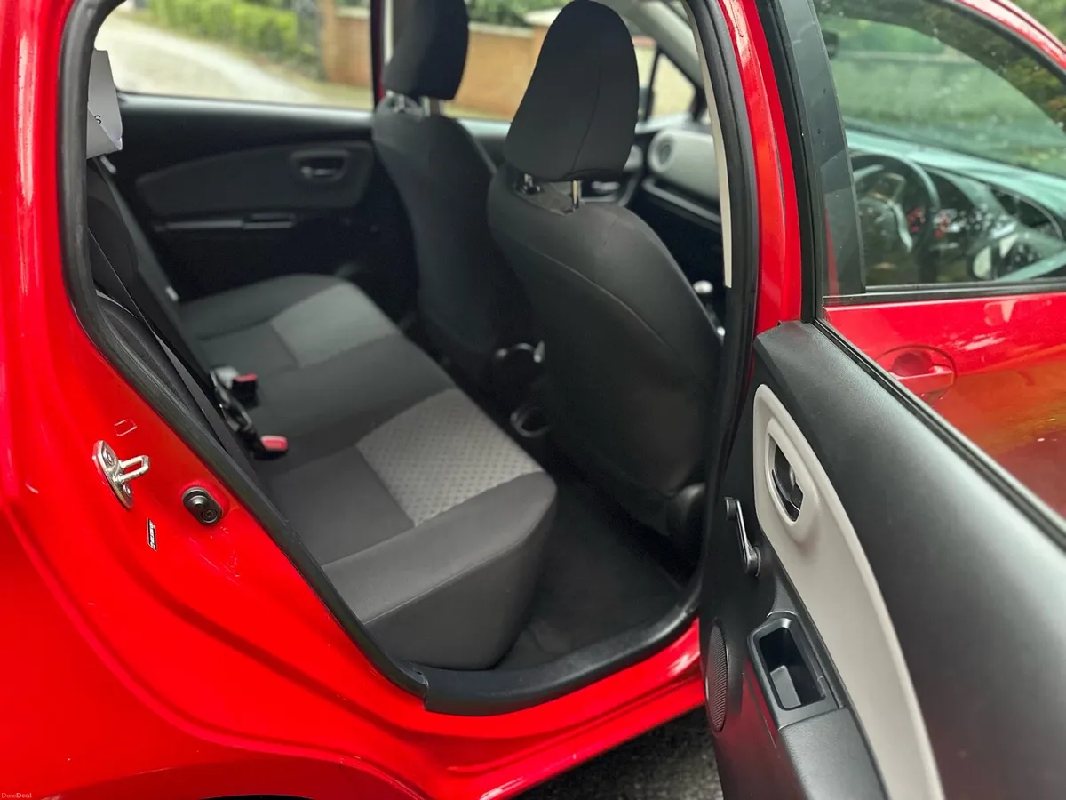 2015 Toyota Yaris very clean nct and tax - Image 5