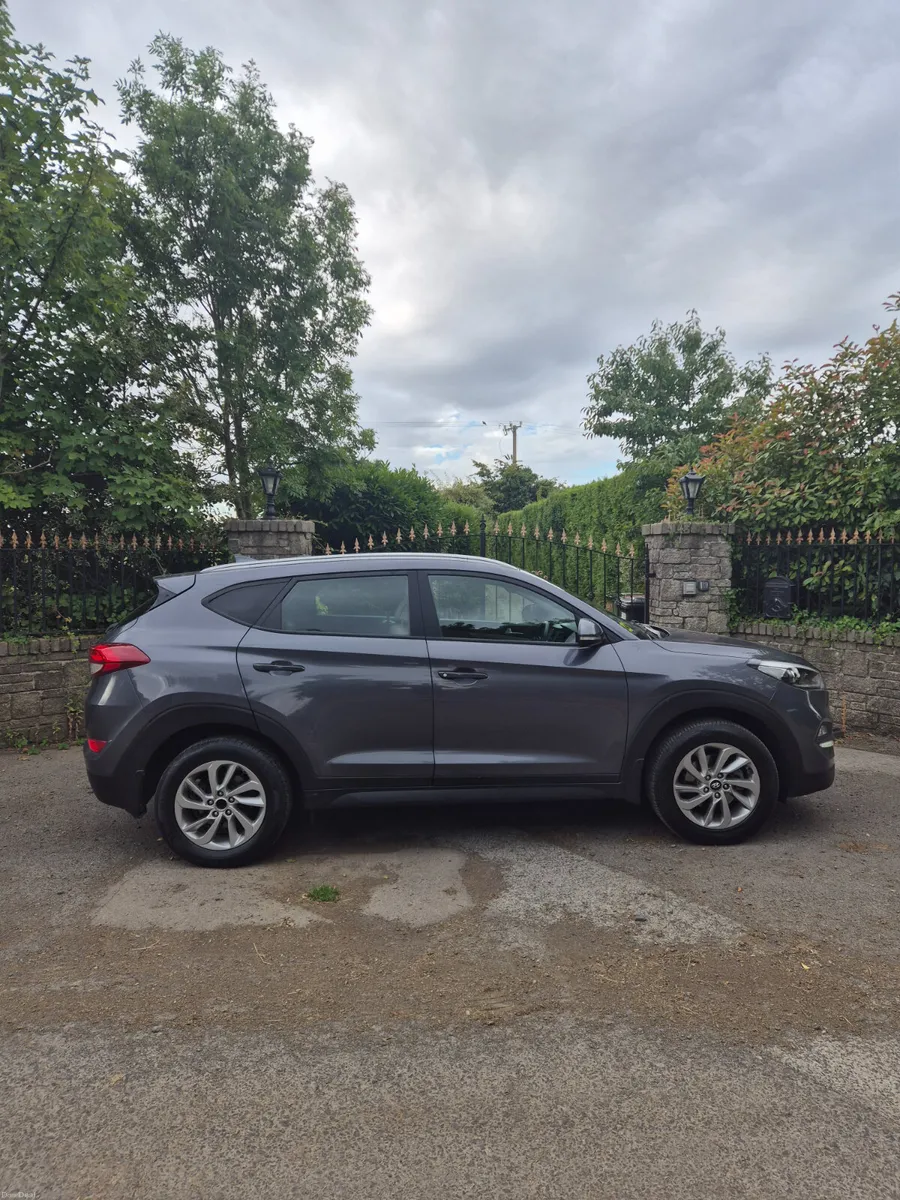 Hyundai Tucson 2017 1.7 diesel low miles must see - Image 2
