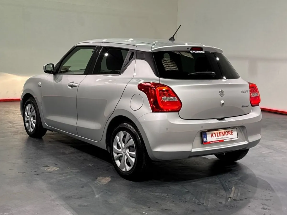 Suzuki Swift 1.2 HYBRID - AUTOMATIC - HEATED SEAT - Image 5
