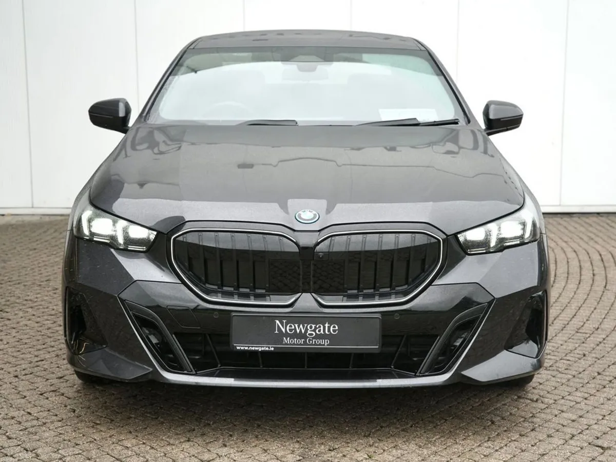 BMW 5-Series 530E M SPORT PRO *Comfort & Tech Pack - Image 2