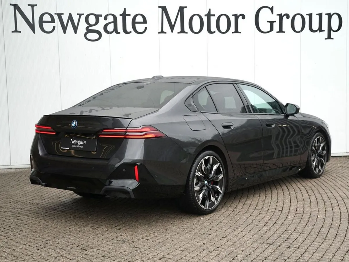 BMW 5-Series 530E M SPORT PRO *Comfort & Tech Pack - Image 5