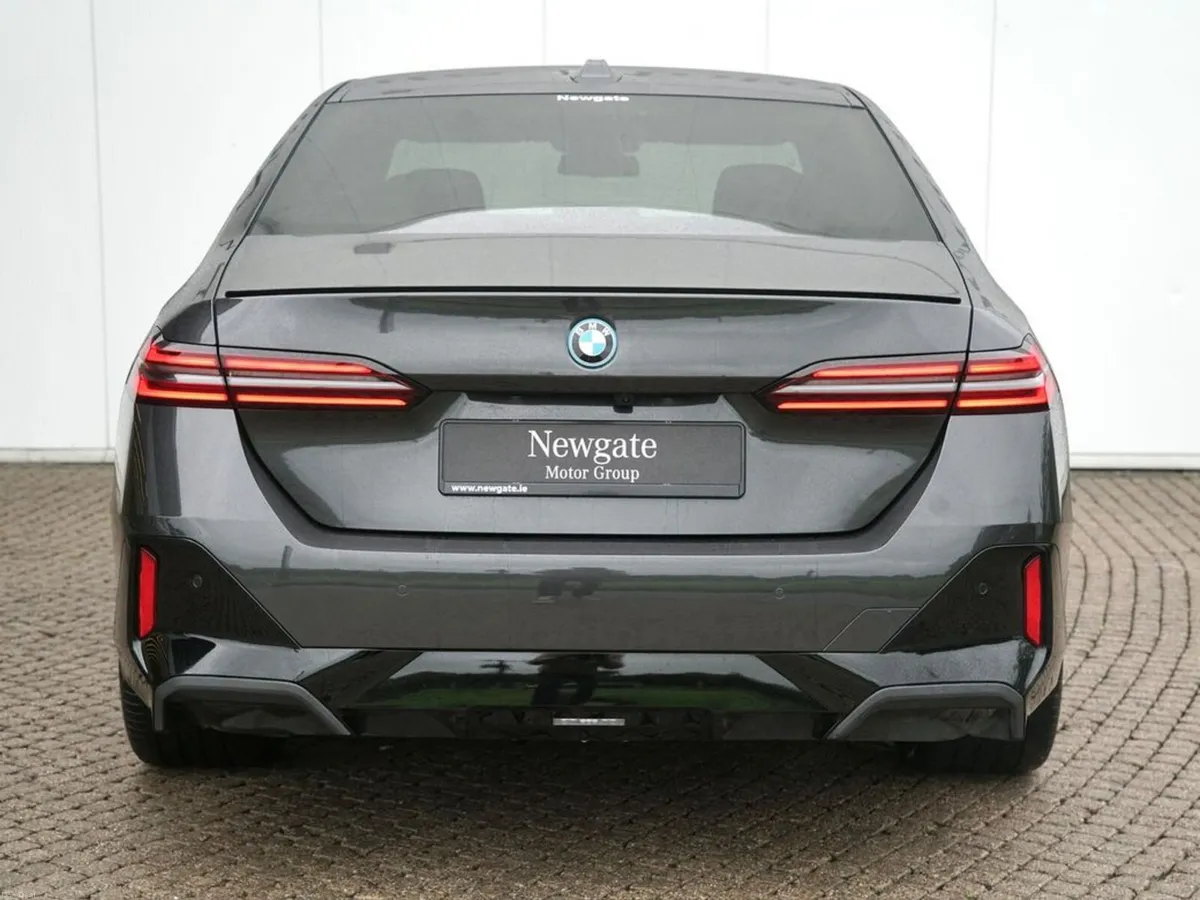 BMW 5-Series 530E M SPORT PRO *Comfort & Tech Pack - Image 6