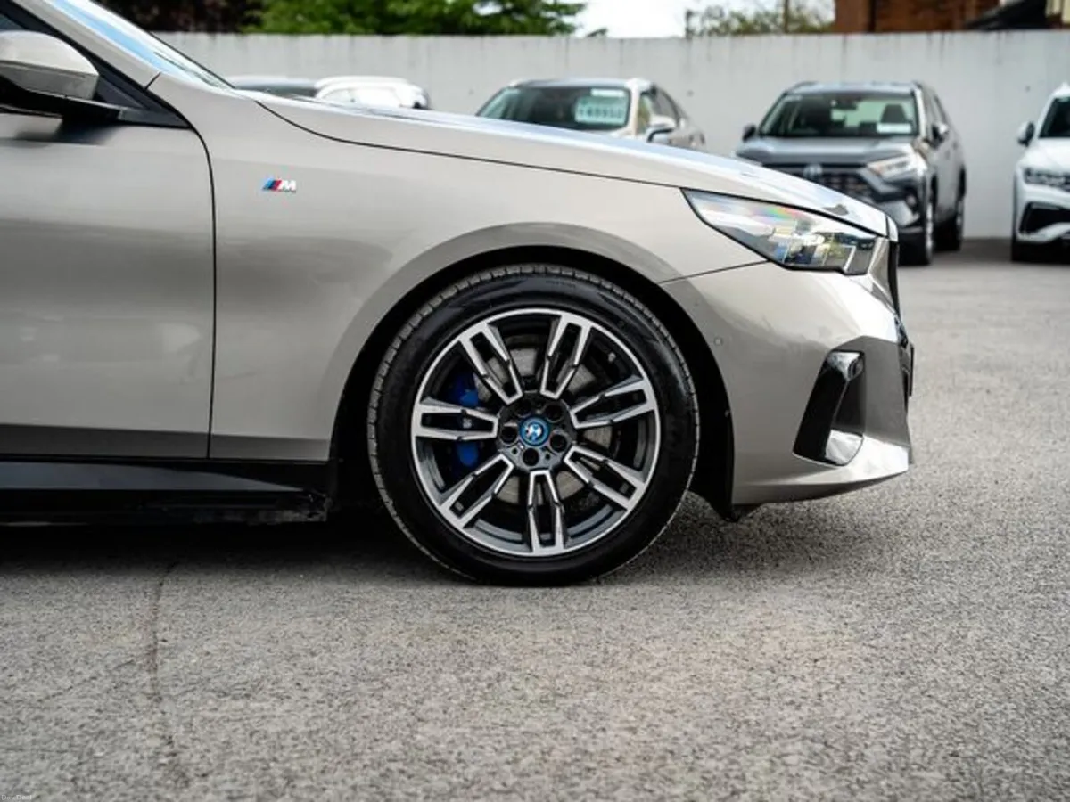 BMW 5-Series M sport - Image 4