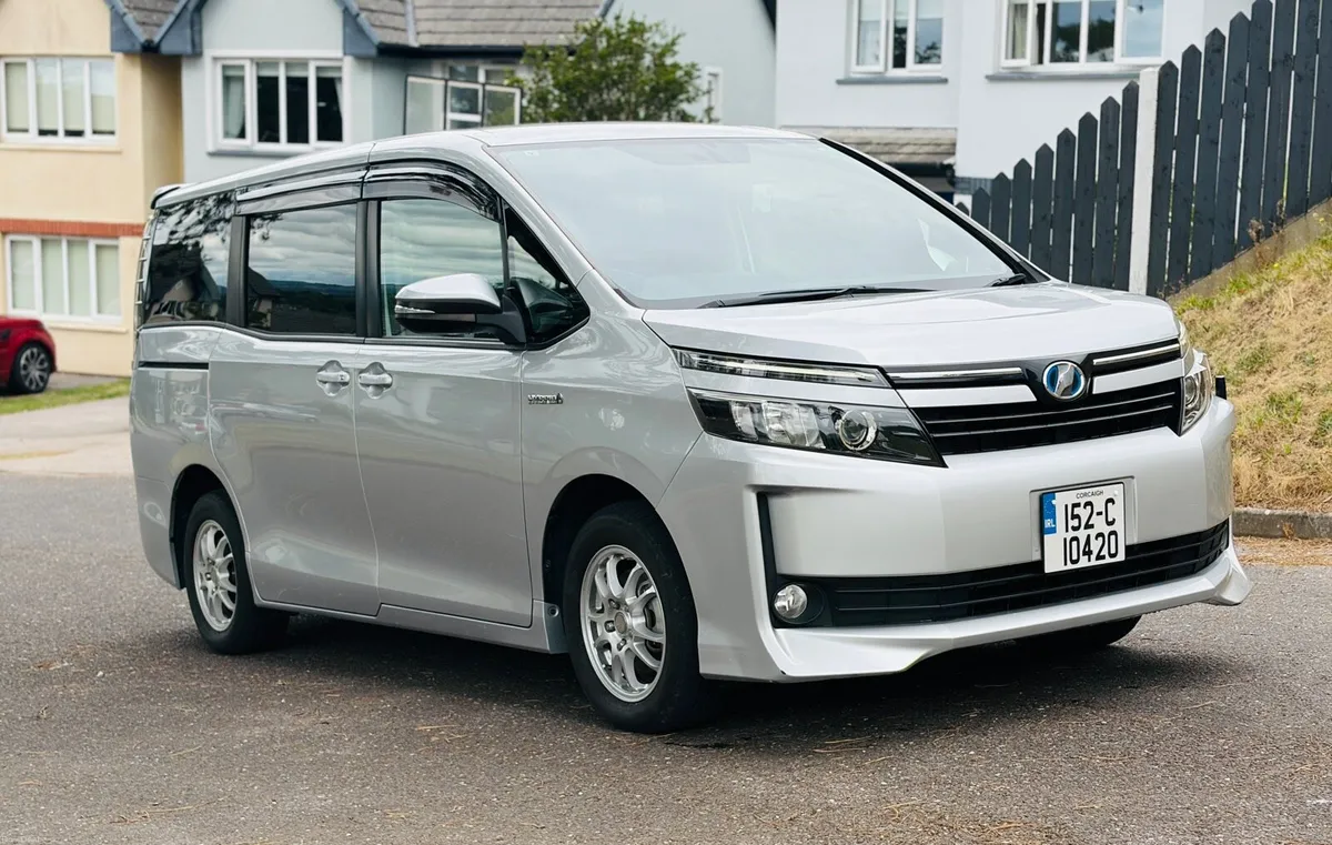 2015 TOYOTA VOXY HYBRID V (7 Seater Automatic) - Image 1