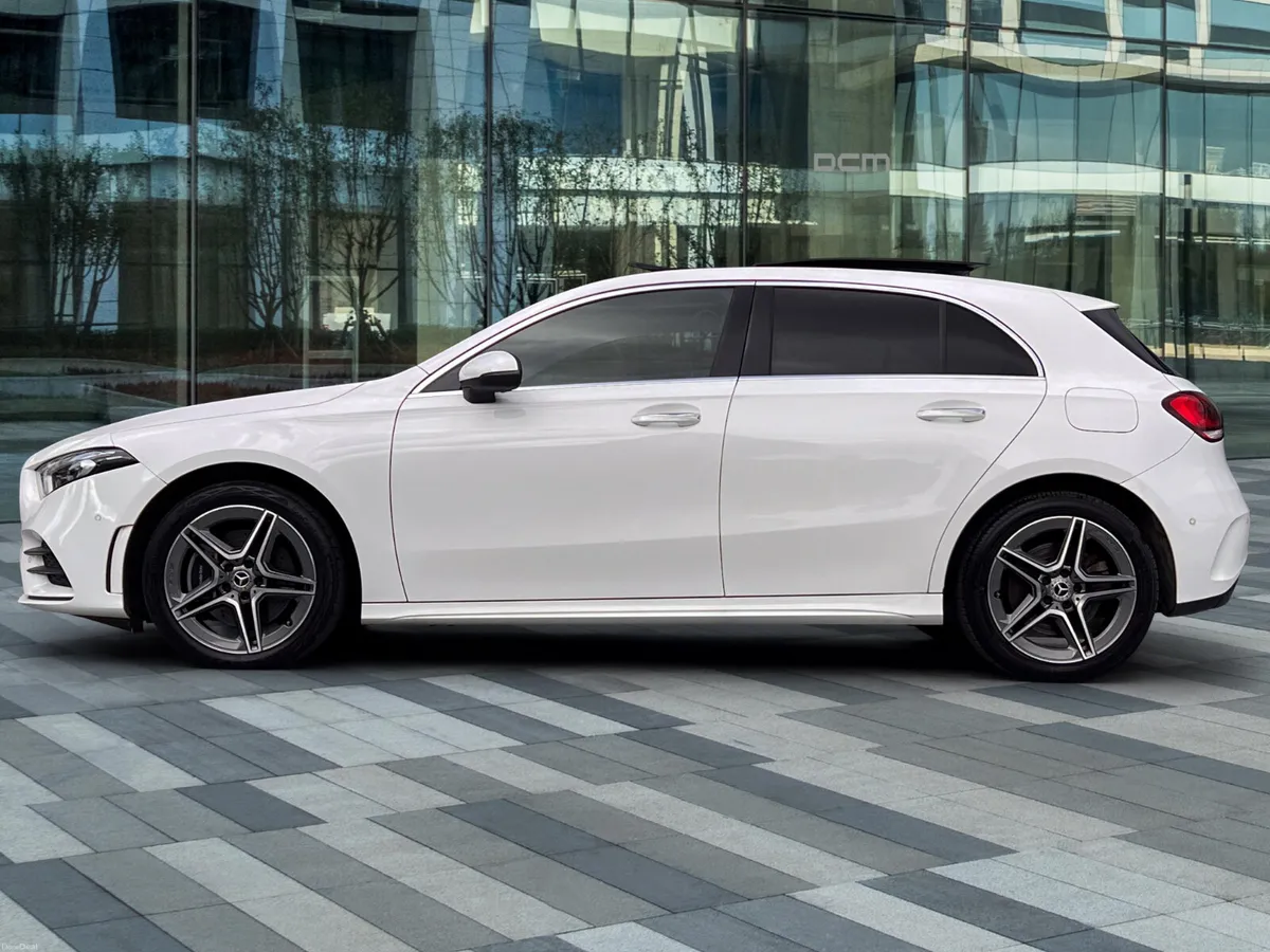 Mercedes Benz A250e AMG-Line Hatchback *Panroof* - Image 4