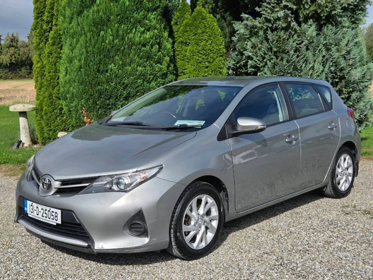 Very Low Mileage Toyota Auris 1.4 D4d Terra - Image 2