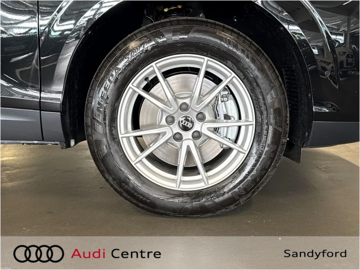 Audi Q3 E-HYBRID 270HP S-T SE - Image 6